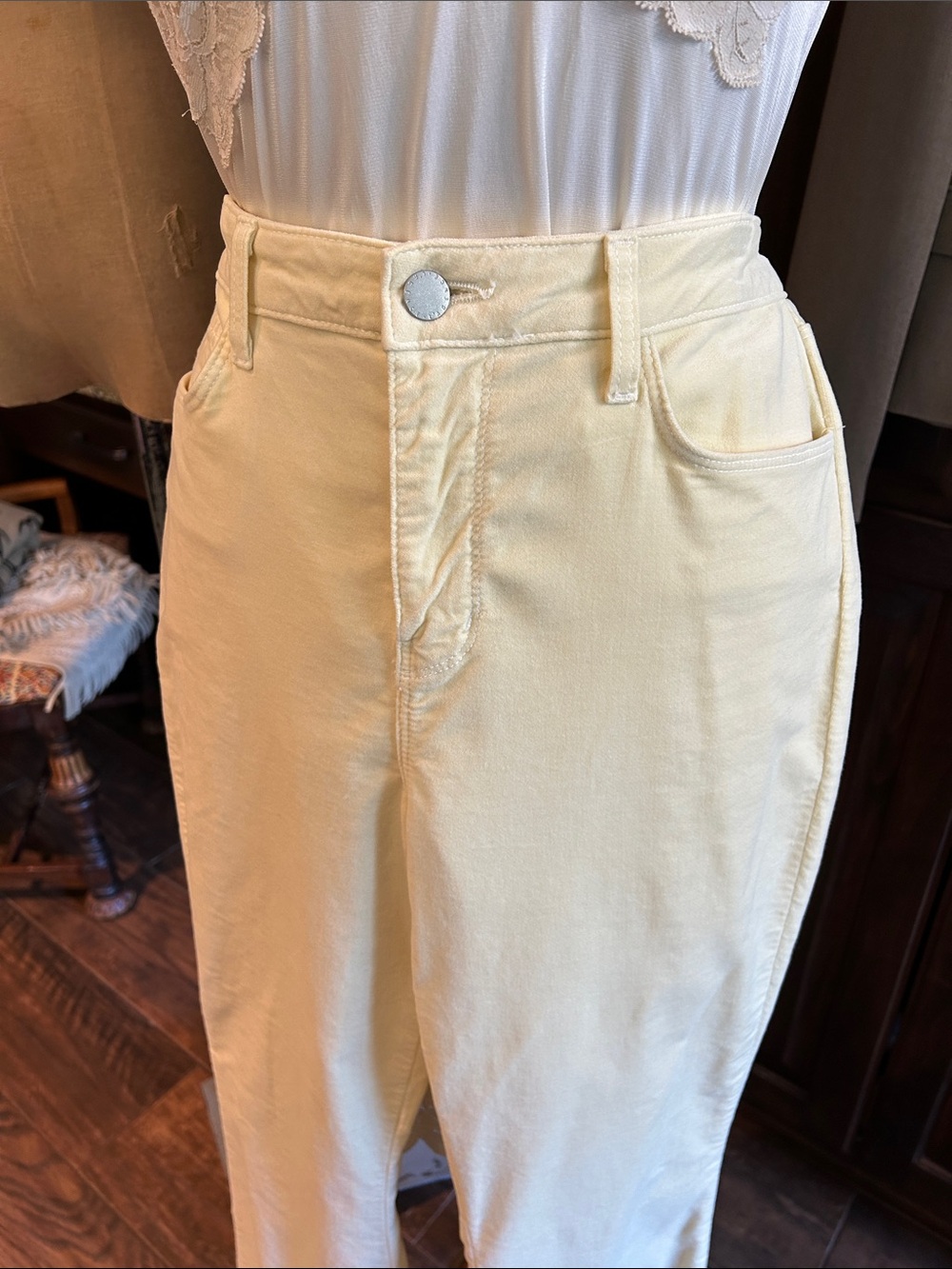 L’agence Sz 30 Butter Yellow High-Rise Boot Cut Velvet Trouser - Picture 2 of 6